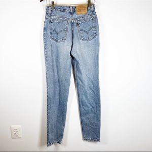 Vintage Orange Tab Levi 912 jeans
Slim fit, tapered leg